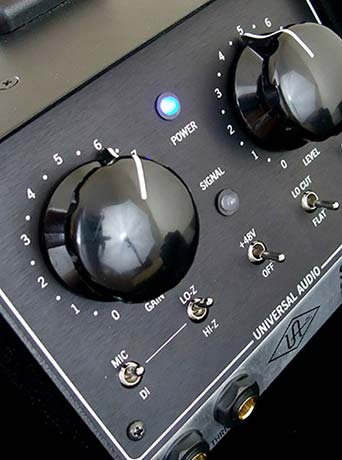 Universal Audio microphone preamplifier